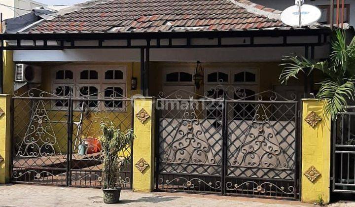 Di jual rumah lama msh Layak huni di Pangadegan 1