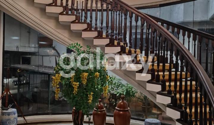 Rumah di Jalan Boulevard Puri Indah 2