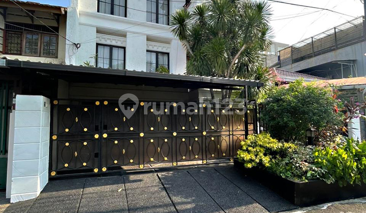 Jual Rumah Cantik 3 Lantai Siap Huni Di Pondok Indah Jakarta Selatan
