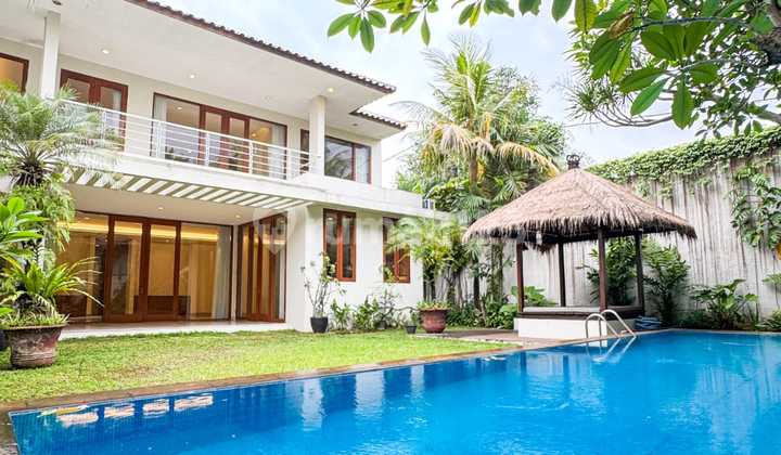 Rumah Mewah Terawat 2 Lantai Siap Huni di Kemang Jakarta Barat