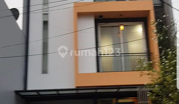 Jual Rumah Bagus 3,5 Lantai Siap Huni Di Taman Sari Jakarta Barat 1