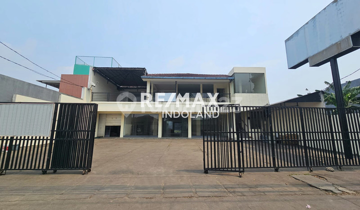 Sewa Gedung Strategis 2 Lantai Pinggir Jalan Srengseng Raya 1