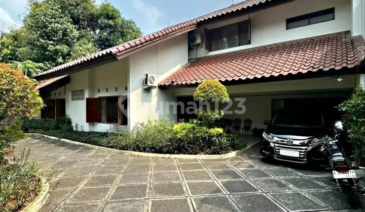 Jual Rumah Mewah Strategis 2 Lantai Siap Huni Di Kebayoran baru Jakarta Selatan