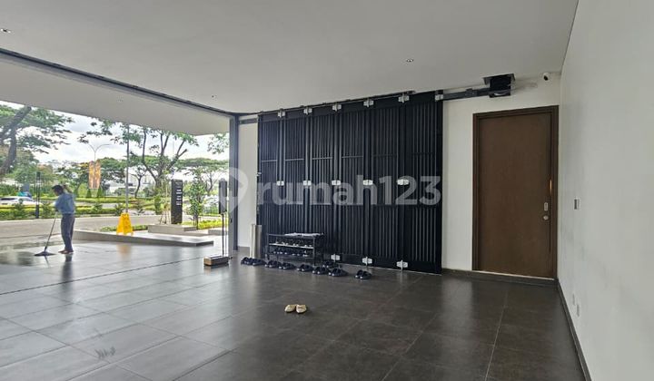 Jual Rumah Villa Super Mewah Brand New 3 Lantai Furnished Siap Huni di Botanic Villa By Navapark Bsd City 2