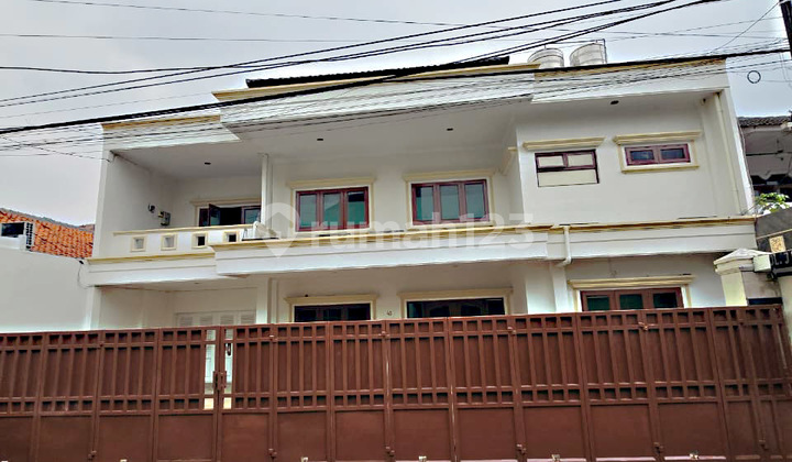 Rumah Mewah Strategis 2 Lantai Siap Huni di Tebet Jakarta Selatan