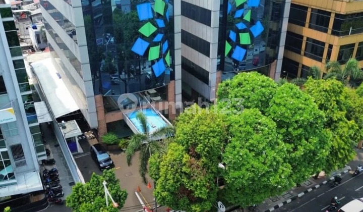 Gedung Kantor 6 Lantai Siap Pakai di Mampang Prapatan