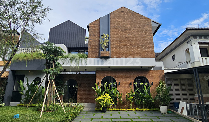 Jual Rumah Mewah Cantik Brand New 3 Lantai Siap Huni The Green Banyan Ville BSD Tangerang Jual Rumah Mewah Cantik Brand New 3 Lantai Siap Huni The Green Banyan Ville BSD Tangerang