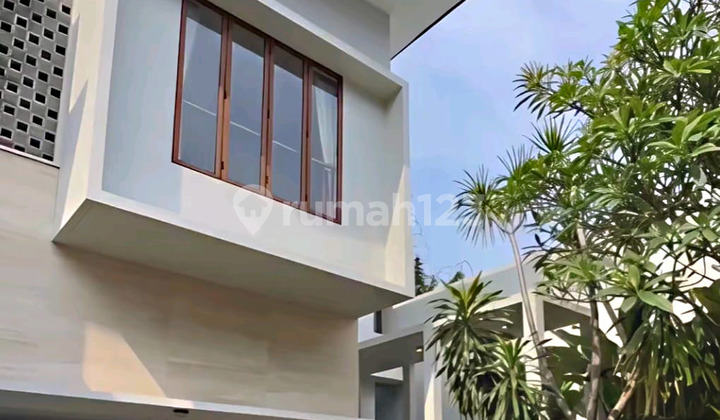 Rumah Mewah Tropical 2 Lantai Siap Huni Kemang Timur Dalam Jakarta Selatan