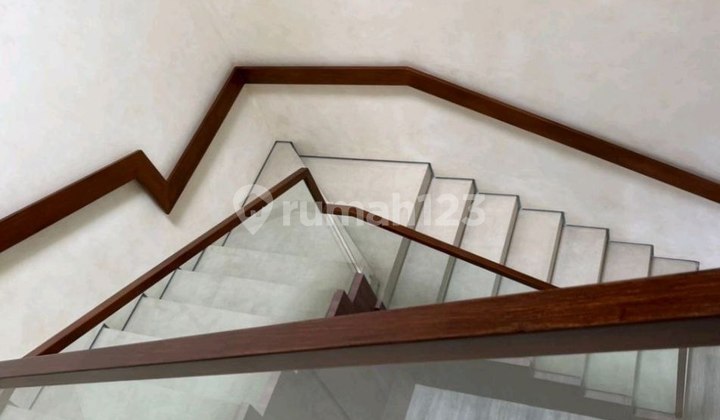 Jual Rumah Mewah Cantik Brand New 3 Lantai Siap Huni Di Sunrise Garden Jakarta Barat 2