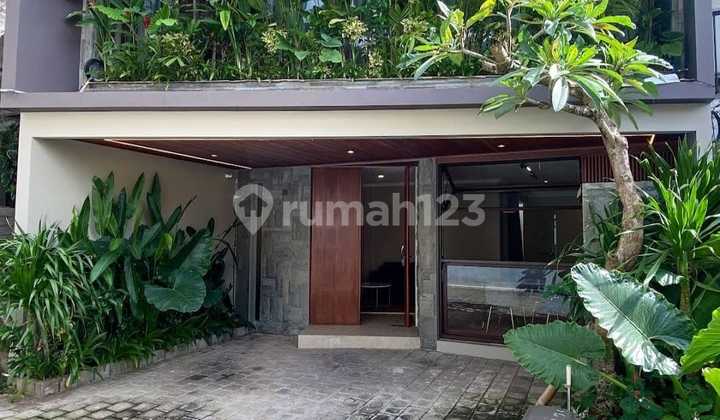 Sell Beautiful Furnished Villa House Ready to Occupy in Ungasan Bali
