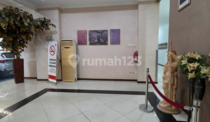 Gedung Strategis 5 Lantai Siap Pakai di Palmerah Jakarta Barat