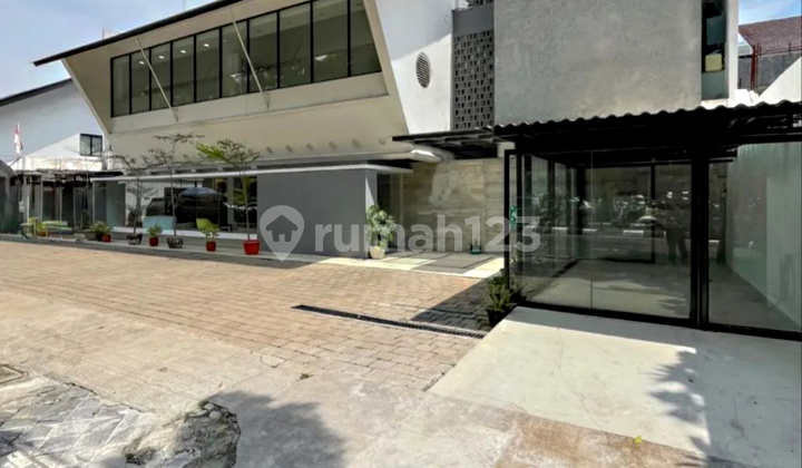 For Sale: 3-Story Ready-to-Use Commercial Building in Prime Pakubuwono Area, Kebayoran Baru, South Jakarta