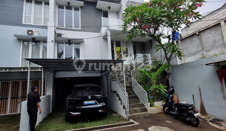 Dijual Murah Rumah Modern 3 Lantai Lokasi Strategis Cilandak