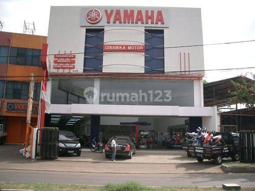 Ruang Usaha Ex Showroom Motor di Meruya Ilir Raya Jakarta Barat 1