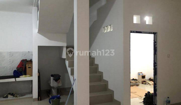 Dijual Rumah Baru Hoek Komplek Duri Kepa, Jakarta Barat 2