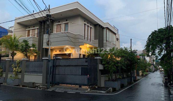 Dijual Rumah Hoek Cantik 2 Lantai Komplek Cideng Jakarta Barat 1