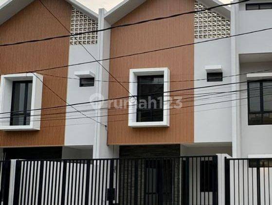 Dijual Rumah Baru 3 Lantai Komplek Kavling Dki Meruya Selatan Jakarta Barat 1