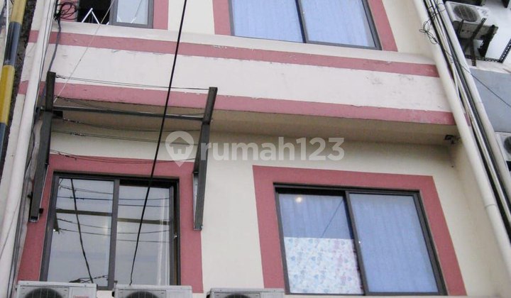 Productive 20-Room Boarding House in a Strategic Location on Hayam Wuruk, Central Jakarta 1