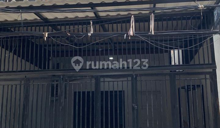 Sell 4-Story House in Strategic Area Jelambar, West Jakarta