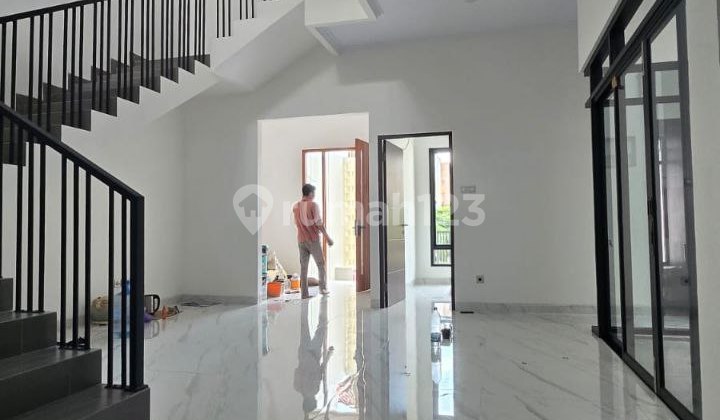 Dijual Rumah Baru 2 Lantai Komplek Taman Vila Meruya Jakarta Barat 2