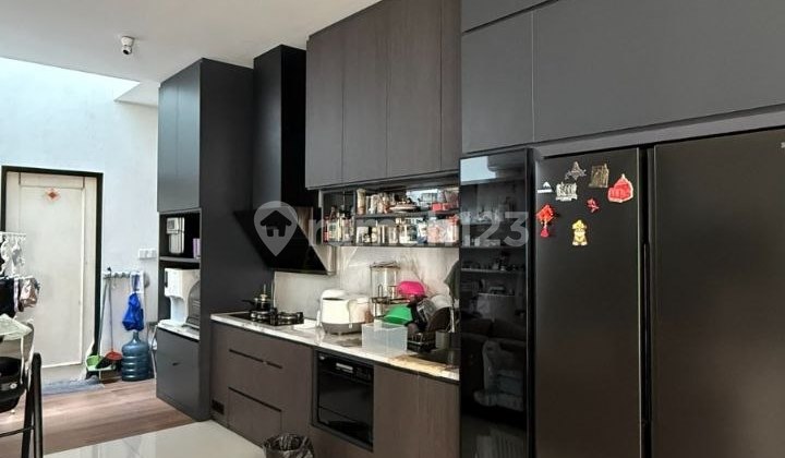 Best Deal! Rumah 2 Lantai Semi Furnished di Lokasi Strategis Kartini Jakarta Pusat Best Deal! Rumah 2 Lantai Semi Furnished di Lokasi Strategis Kartini Jakarta Pusat