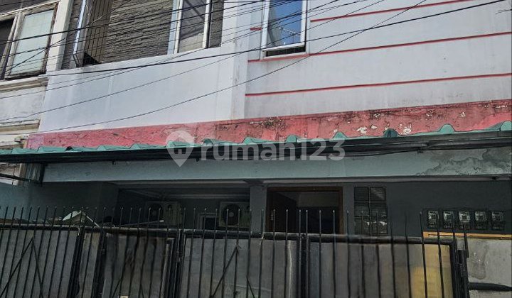 Dijual Rumah Kost Aktif 17 Kamar di Lokasi Strategis Tanjung Duren