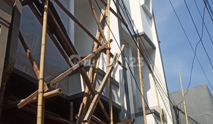 DIJUAL Rumah Baru 3 lantai Komplek Tanjung Duren Jakarta Barat DIJUAL Rumah Baru 3 lantai Komplek Tanjung Duren Jakarta Barat