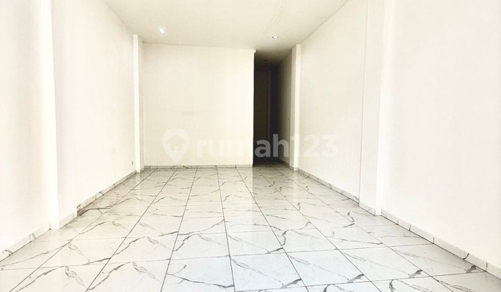 For Sale & Rent: Strategic Commercial Building (Ruko) on Kedoya Raya, West Jakarta 2