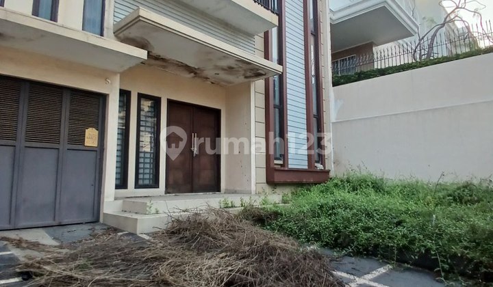 For Sale: 2-Story House in the Strategic Location of Green Garden, Kedoya 2