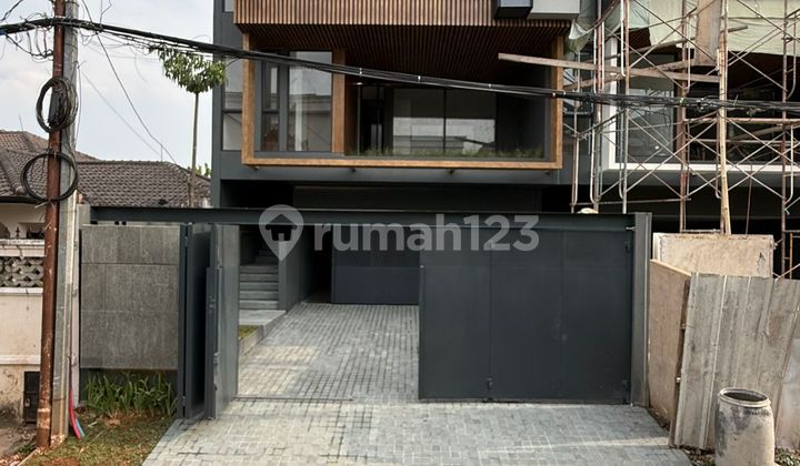 Dijual Brand New House 3 Lantai Berlokasi di Kawasan Elite Kemang Dijual Brand New House 3 Lantai Berlokasi di Kawasan Elite Kemang