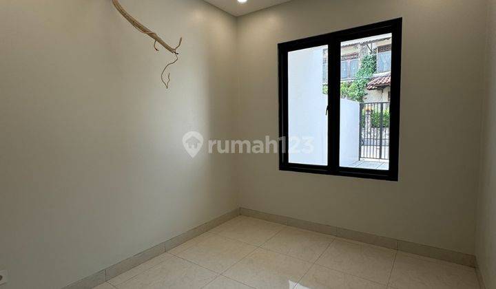 Dijual Rumah Baru 3 Lantai Komplek Kavling Dki Meruya Selatan Jakarta Barat 2