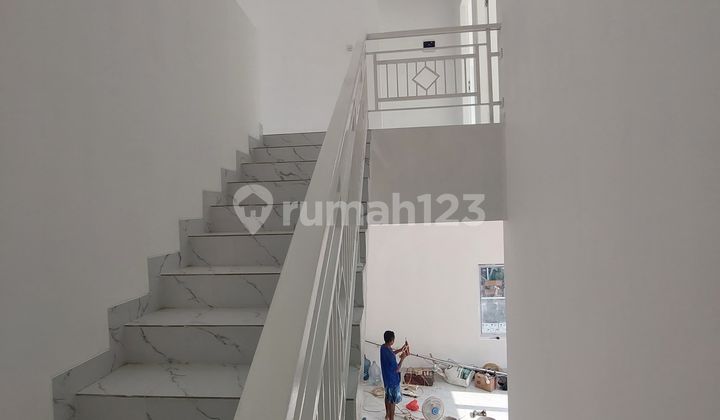 Dijual Brand New House Posisi Hook di Lokasi Strategis Metland Puri 2