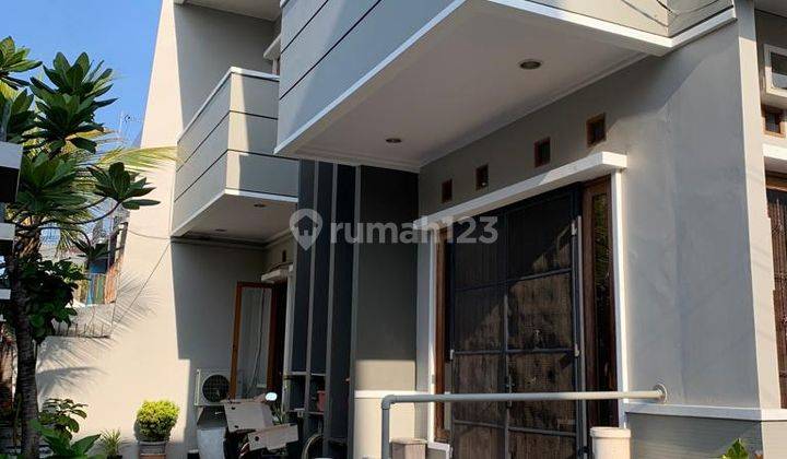 Jual Murah Rumah 2 Lantai Semi Furnished Bagus  1