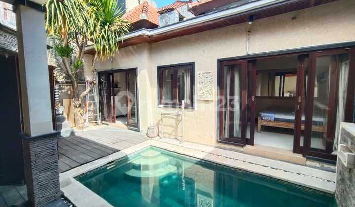 Minimalis Villa For Rent At Kerobokan Near Seminyak