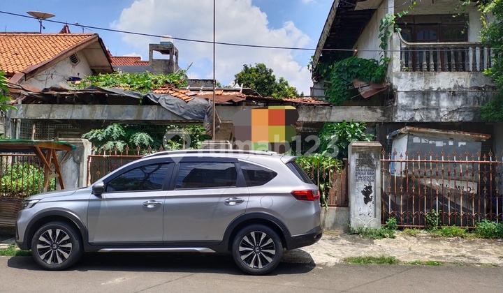 Rumah Hitung Tanah Akses Jalan 2 Mobil Lebar di Tebet