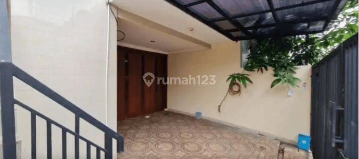 Rumah Minimalis 3 Lantai Di Tebet 2