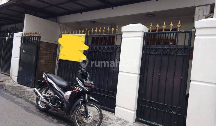 Rumah Sederhana Nyaman Di Tebet 1