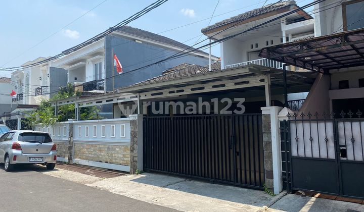 Rumah Cocok Kantor Jalan 2 Mobil Lebar di Tebet