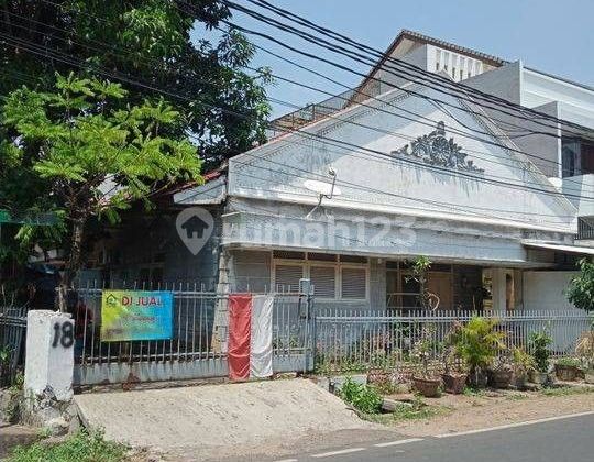 Rumah Lama Hitung Tanah Akses Jalan Lebar di Tebet 2