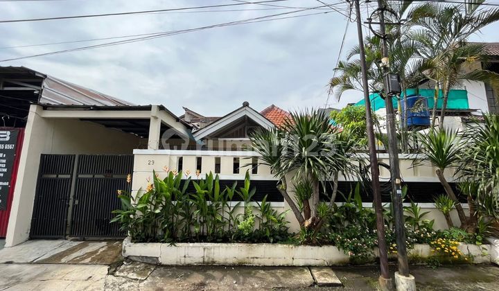 Rumah Kantor Carport 3 Mobil Jalan 2 Mobil di Tebet 