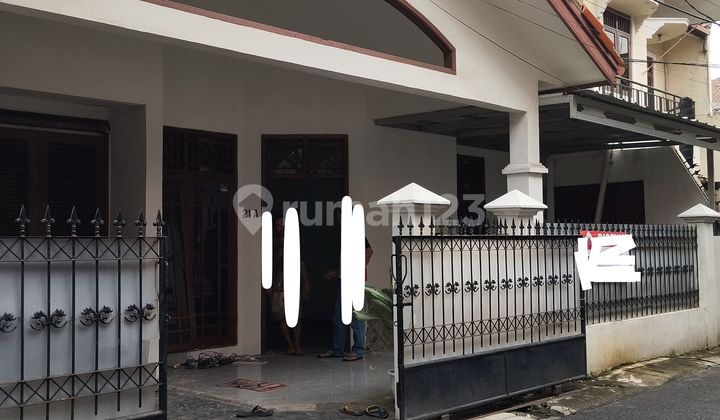 Rumah 4 Kamar Jalan 2 Mobil pas di Tebet Rumah 4 Kamar Jalan 2 Mobil pas di Tebet