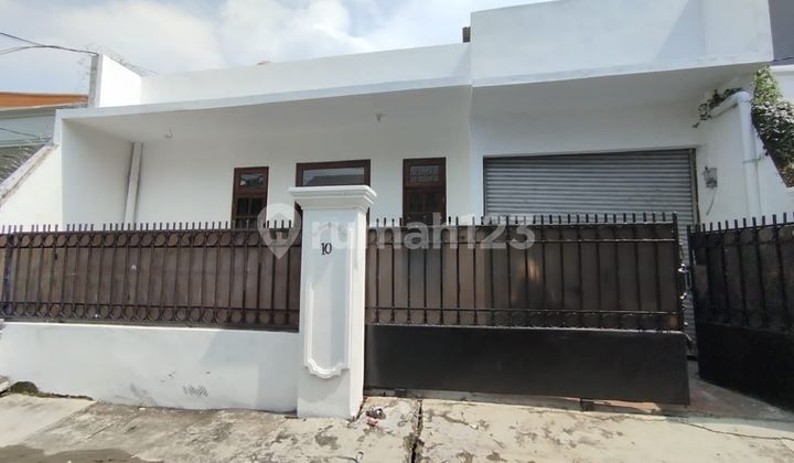 Rumah Bagus 1,5 Lantai di Tebet Rumah Bagus 1,5 Lantai di Tebet