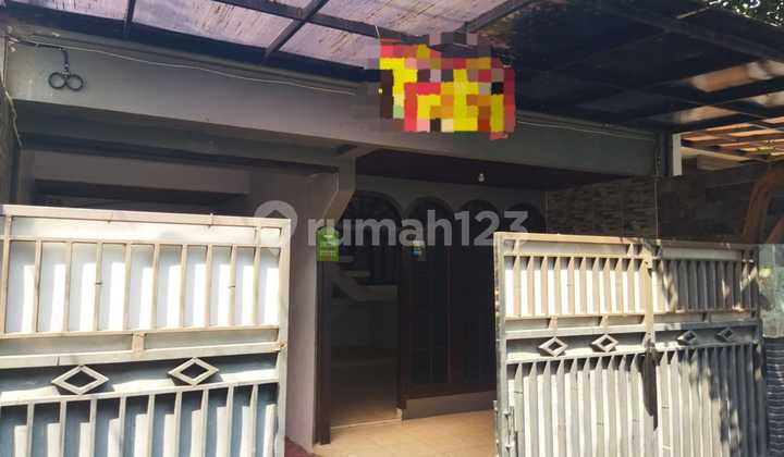 Comfortable and Quiet House in Tebet