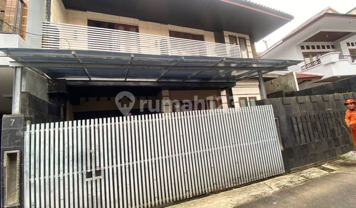 Rumah Banyak Kamar bisa Kantor atau Mess di Tebet