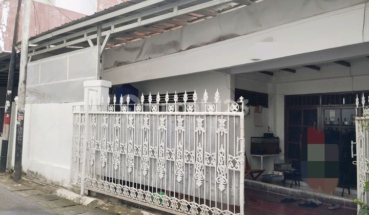 Rumah Tinggal Dekat Ke Jalan 2 Mobil Di Tebet