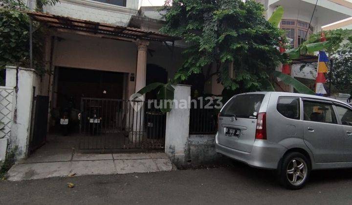 Rumah Jalan 2 Mobil Butuh Renovasi Di Tebet  1