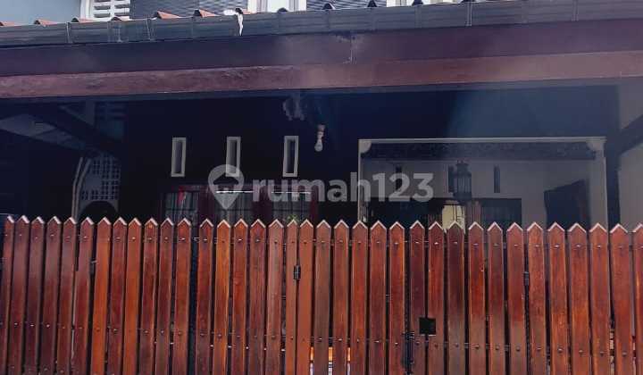 Rumah Terawat Dan Nyaman Di Tebet
