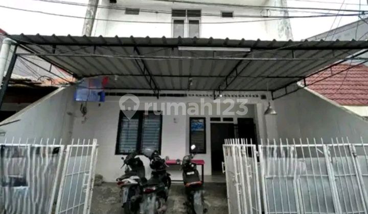 Rumah 2 Lantai Dekat Lapangan Strategis Di Tebet