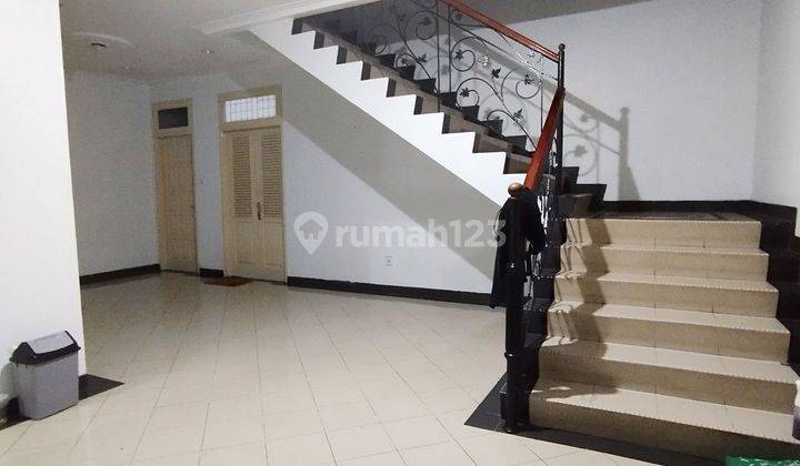 Rumah Luas Nyaman Jalan 2 Mobil Di Tebet 2