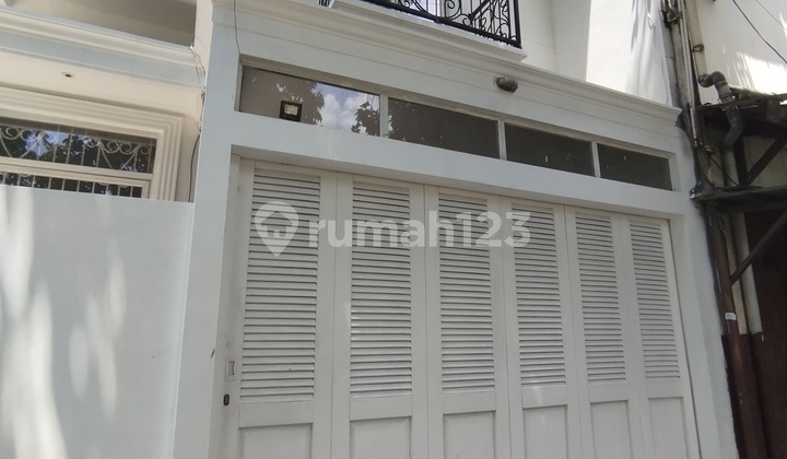 Rent- Rumah Modern Bagus Depan Taman Di Tebet 2
